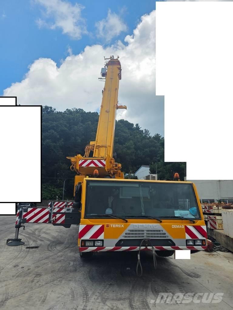 Demag AC300 Univerzální terénní jeřáby