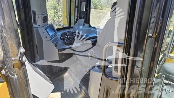 CAT D9T Pásové dozery