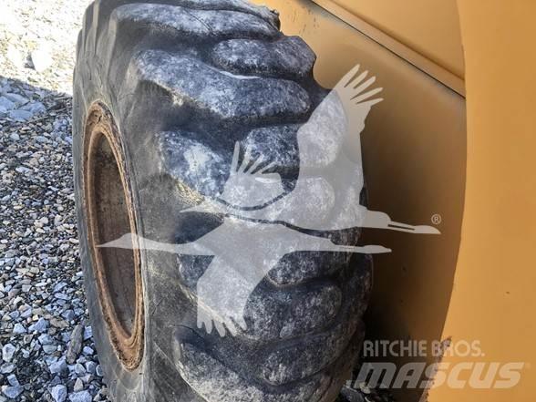 Ford GZ411V Kolové nakladače