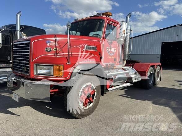 Mack CL753 Tahače