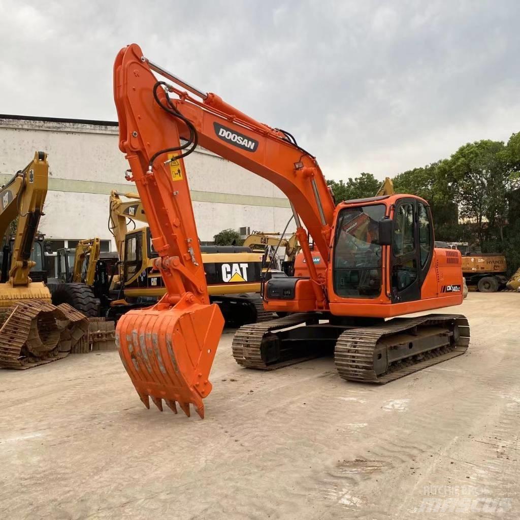 Doosan DX 140 LC Pásová rýpadla