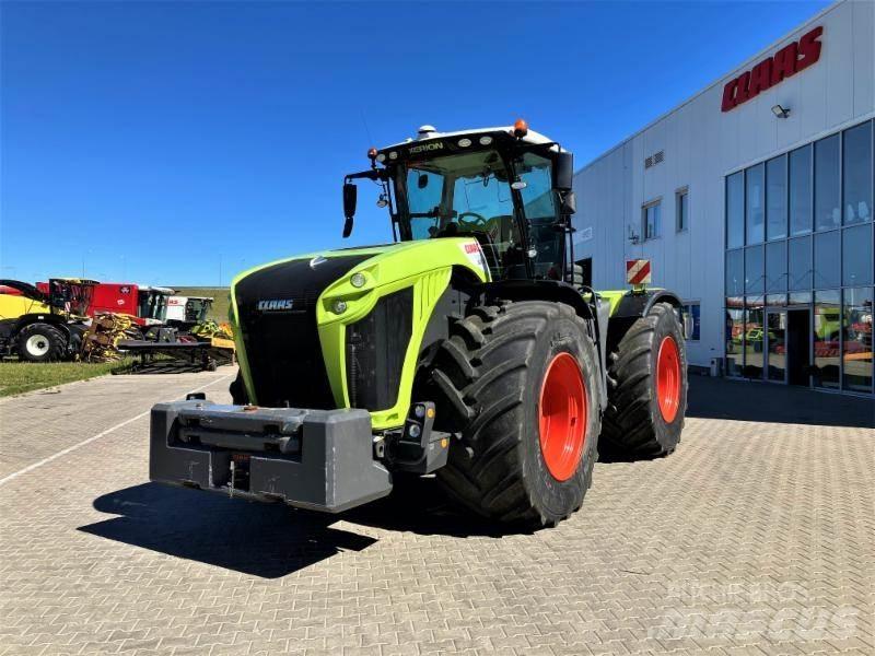 CLAAS XERION 5000 Traktory