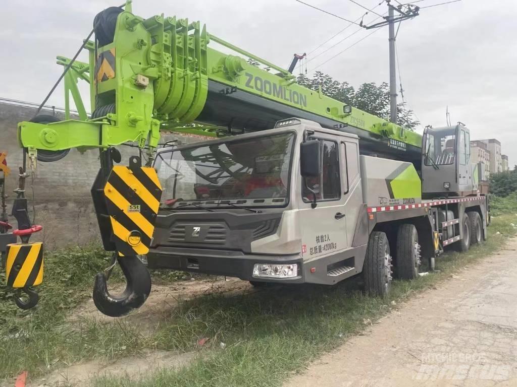 Zoomlion ZTC550V Pásové jeřáby