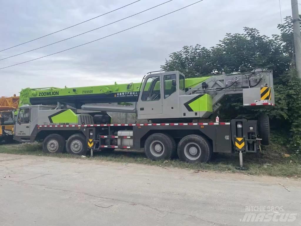 Zoomlion ZTC550V Pásové jeřáby