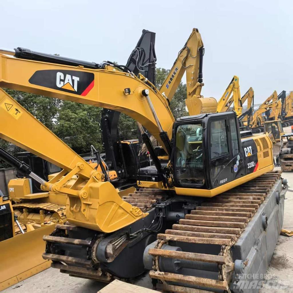 CAT 320 D Obojživelná rypadla