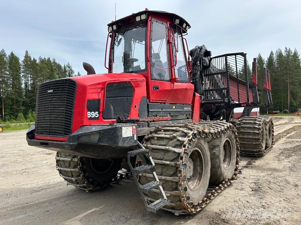 Komatsu 895 Vyvážecí traktory