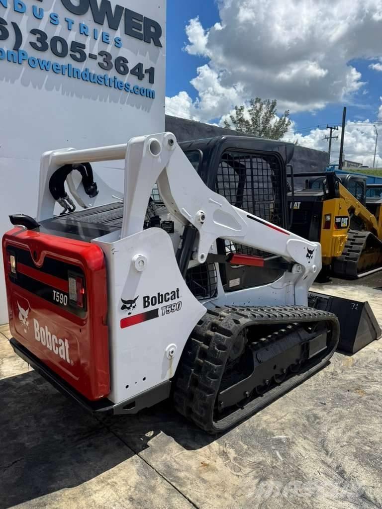 Bobcat T 590 Smykem řízené nakladače