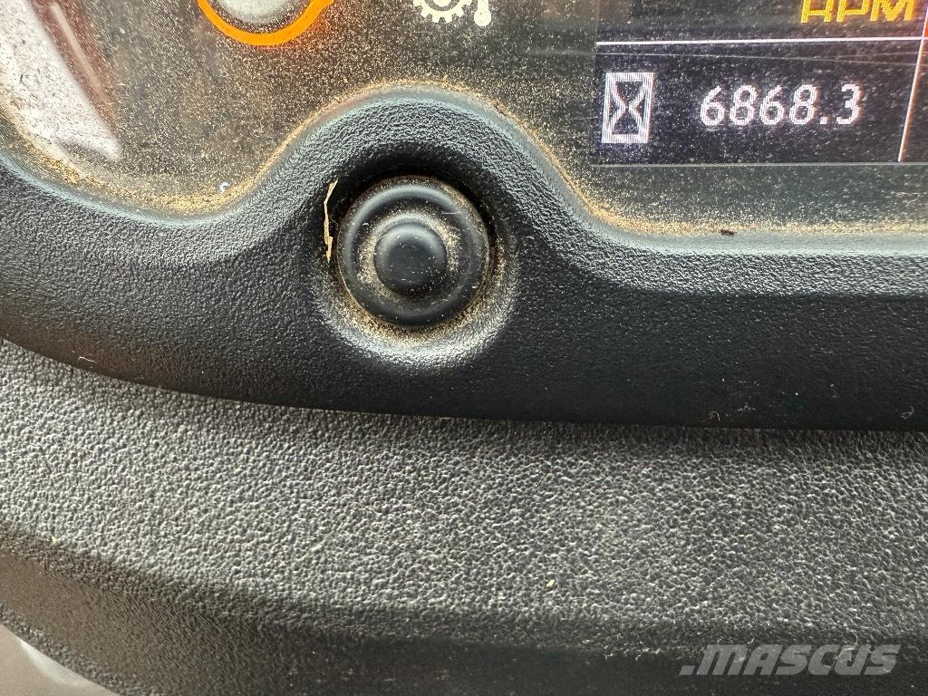 JCB 413 S Kolové nakladače