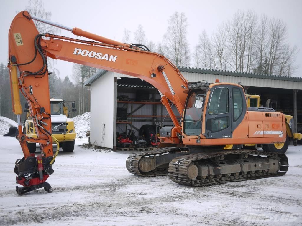 Doosan DX 225 LC Pásová rýpadla