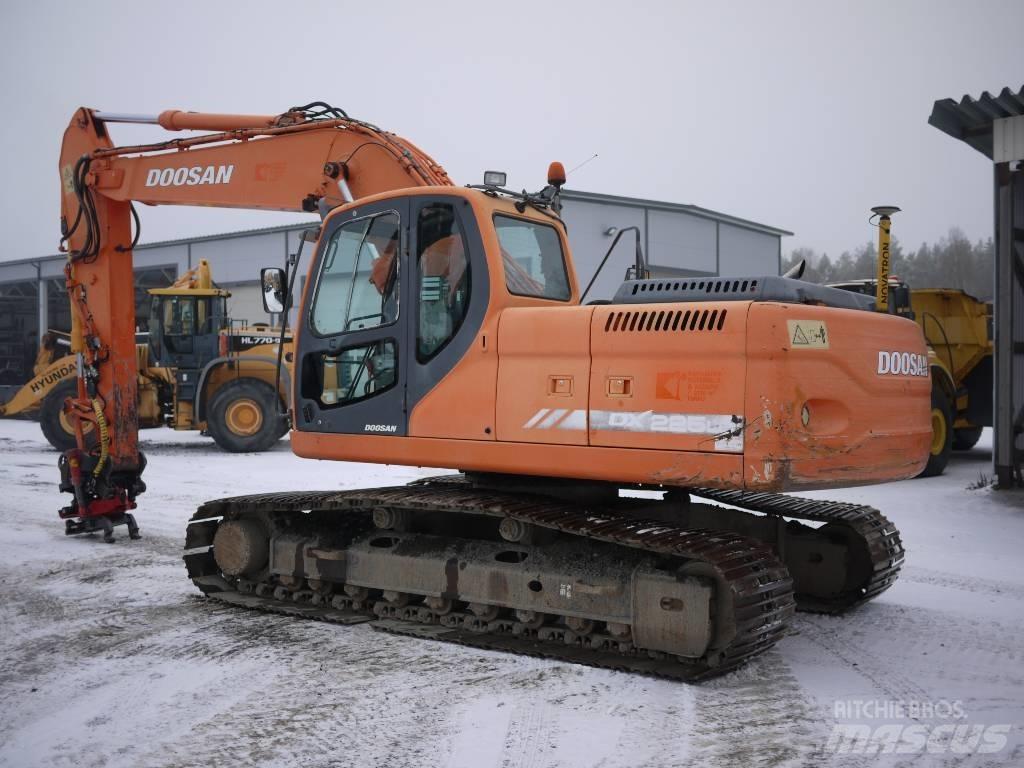 Doosan DX 225 LC Pásová rýpadla