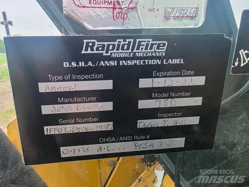 DEERE 75D Pásová rýpadla
