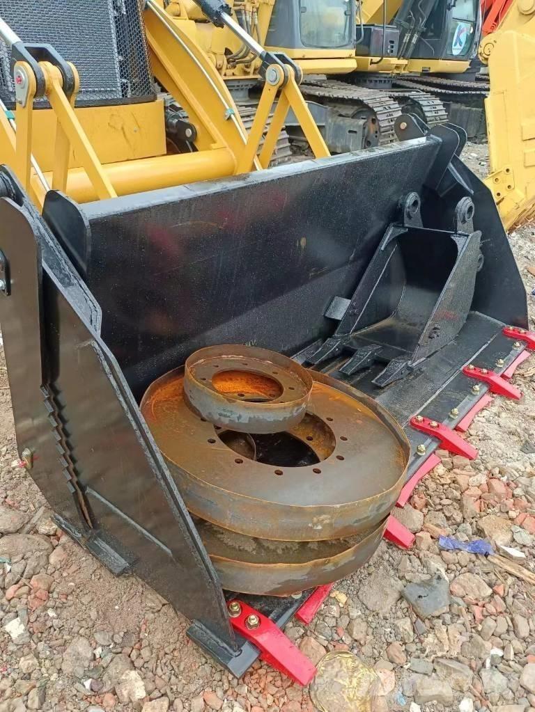 CAT 420 F Rýpadlo-nakladače