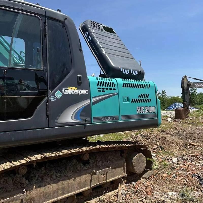 Kobelco SK 200 Pásová rýpadla