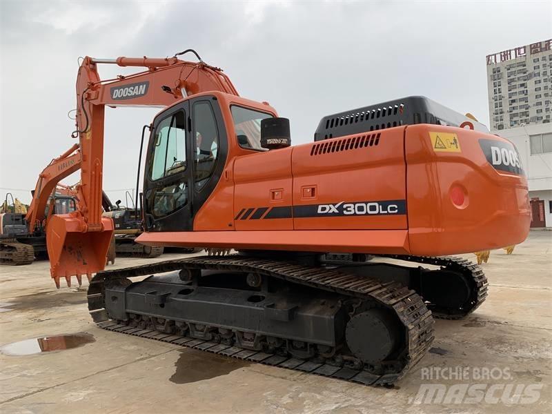 Doosan DX300 Pásová rýpadla