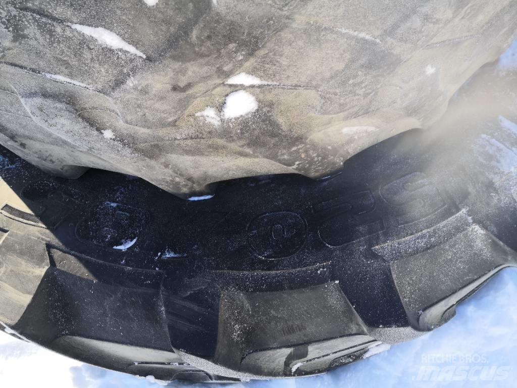 Pirelli 420/85R28 Pneumatiky, kola a ráfky