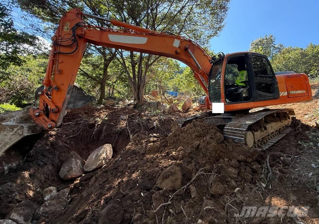 Doosan DX 220 LCA Pásová rýpadla