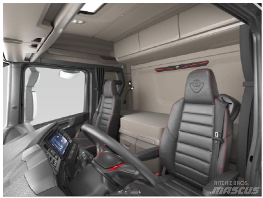 Scania R590 8x4 Hákový nosič kontejnerů