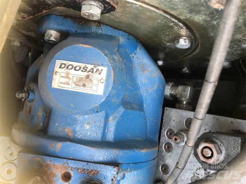 Doosan DX60 Pásová rýpadla