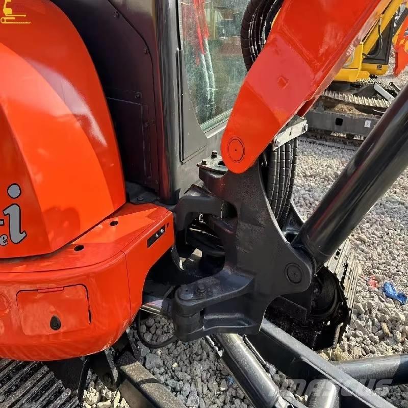 Kubota 163 Pásová rýpadla