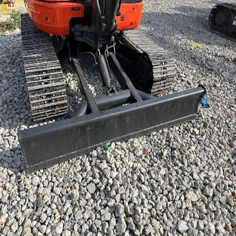 Kubota 163 Pásová rýpadla