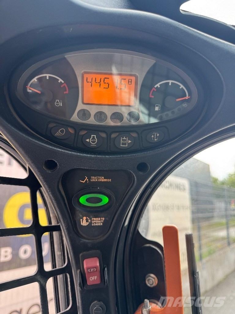 Bobcat T 650 Smykem řízené nakladače