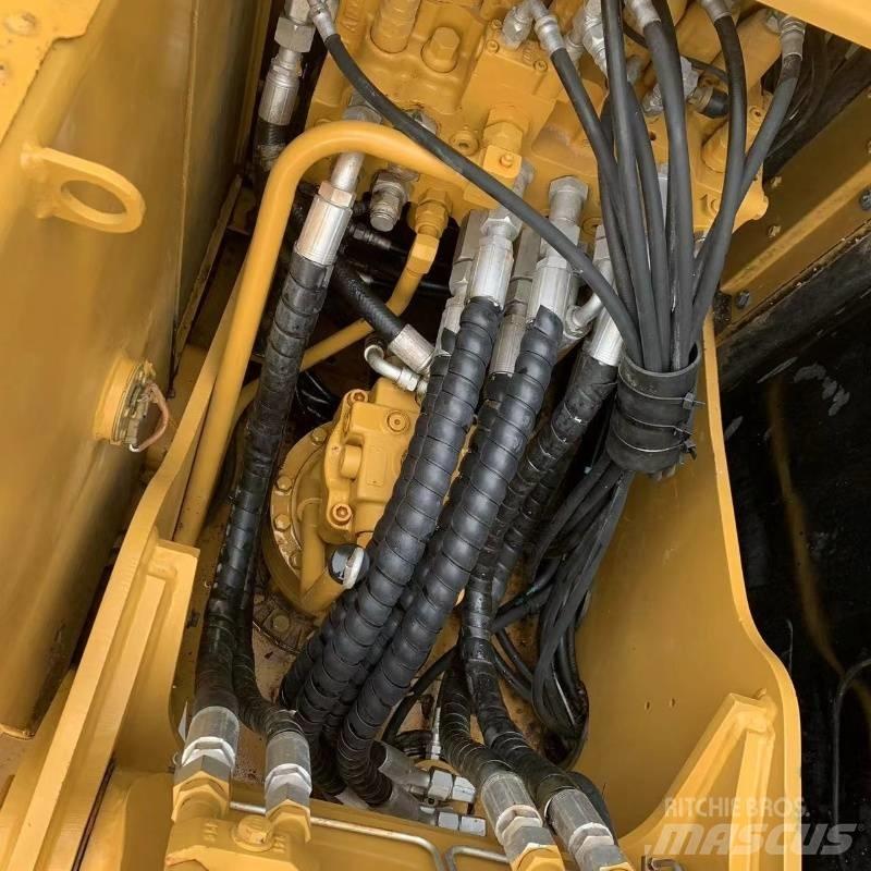 CAT 312 D Pásová rýpadla