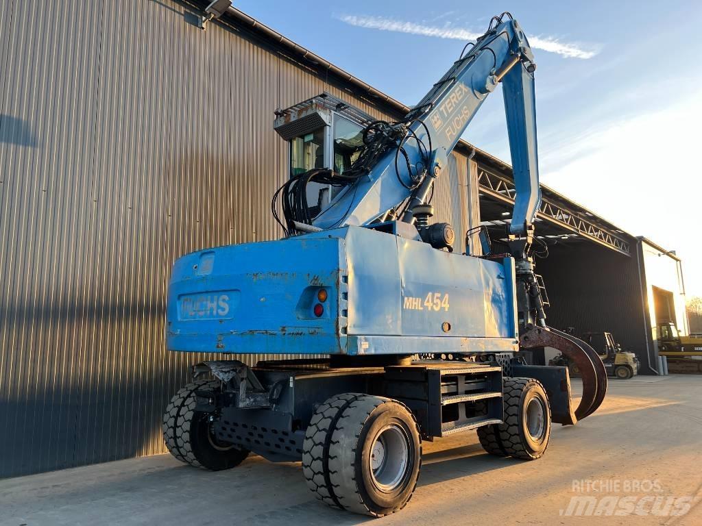 Fuchs MHL 454 Stroje pro manipulaci s odpadem
