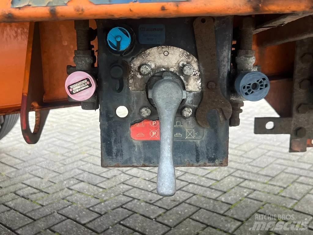 Krone + 3 AXEL + MEGA Plachtové návěsy