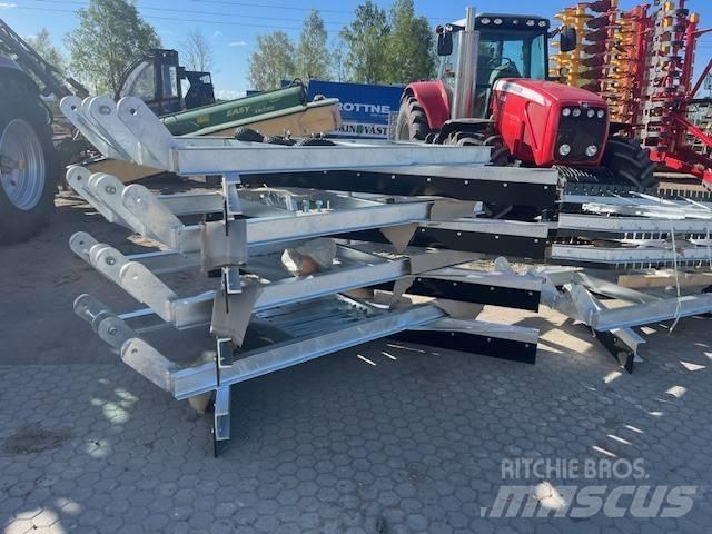  Impetu Vägsladd M220 Tažené radlice
