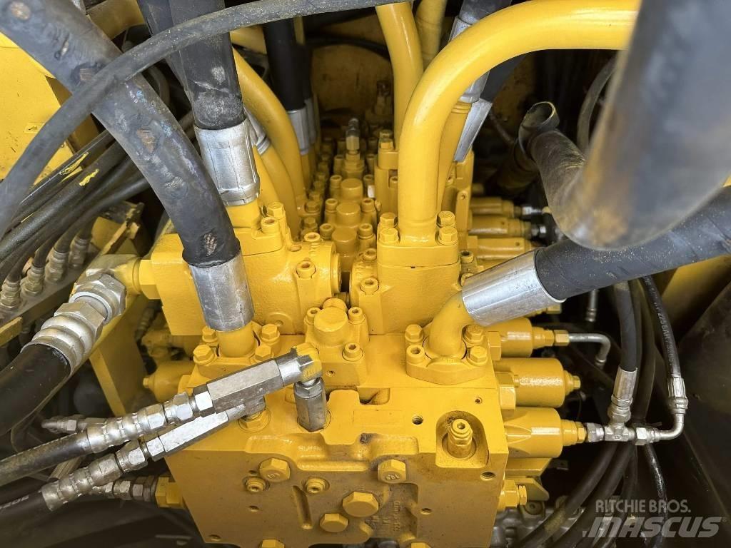 Komatsu PC400-7 Pásová rýpadla
