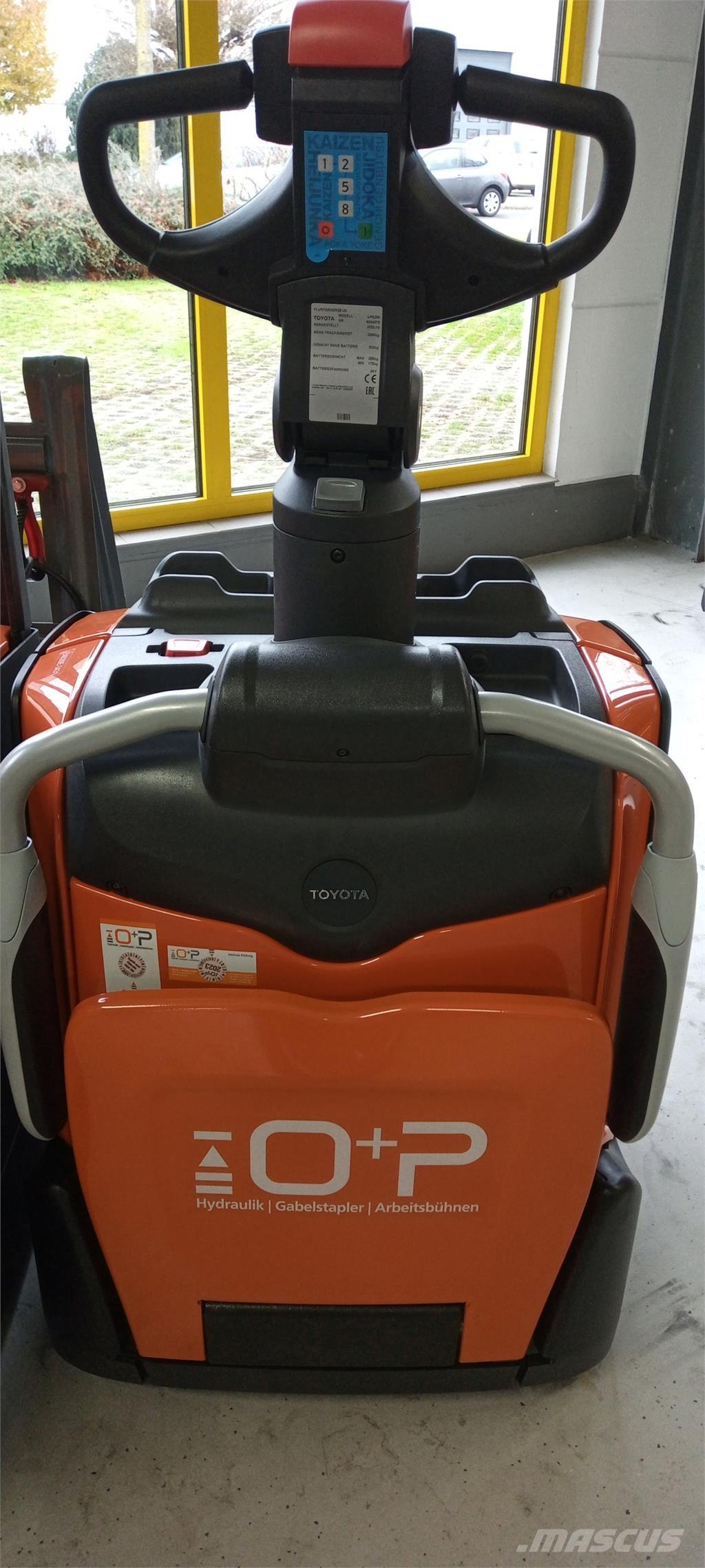 Toyota LPE200 Ručně vedené vysokozdvižné vozíky