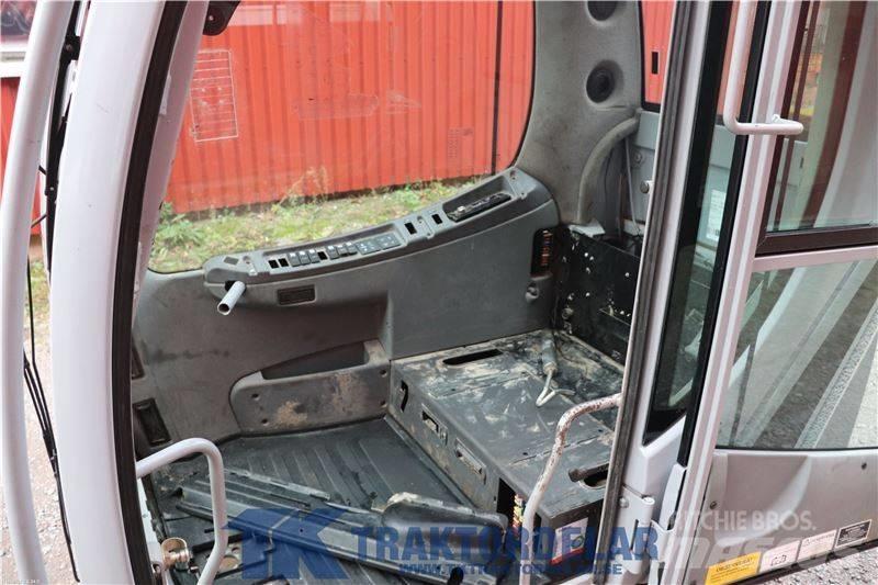 New Holland WE150C Kabiny a interiér