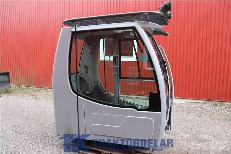 New Holland WE150C Kabiny a interiér