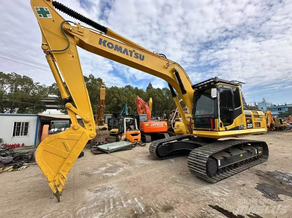 Komatsu PC 220 Pásová rýpadla