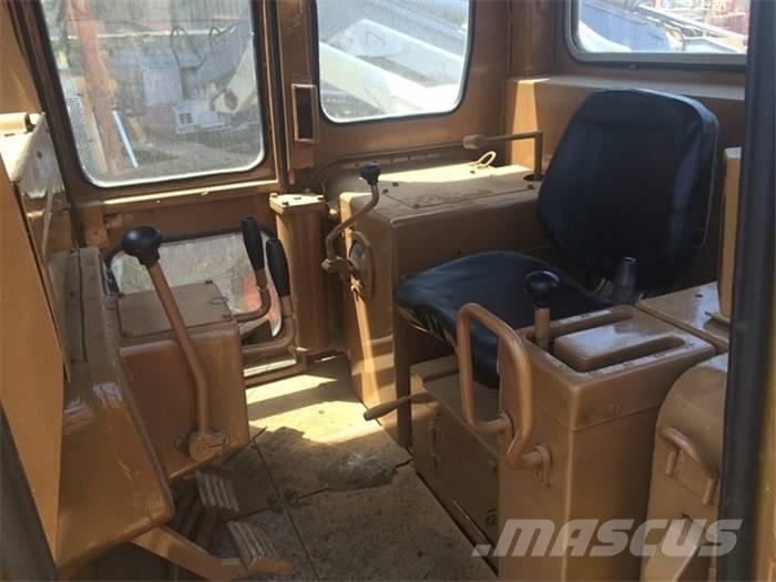 CAT D 6 D Pásové dozery