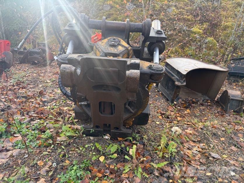 CASE CX210 Pásová rýpadla