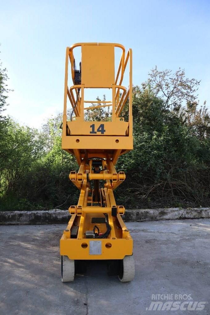 Haulotte Compact 8 Nůžková zvedací plošina