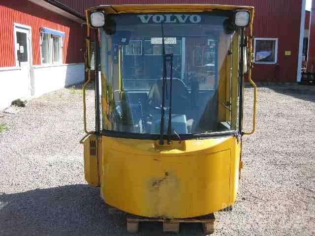 Volvo L 180 C Kabiny a interiér