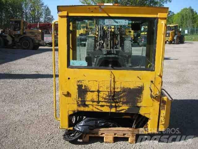 Volvo L 180 C Kabiny a interiér