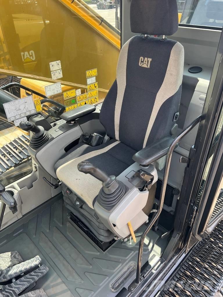 CAT MH336F Stroje pro manipulaci s odpadem