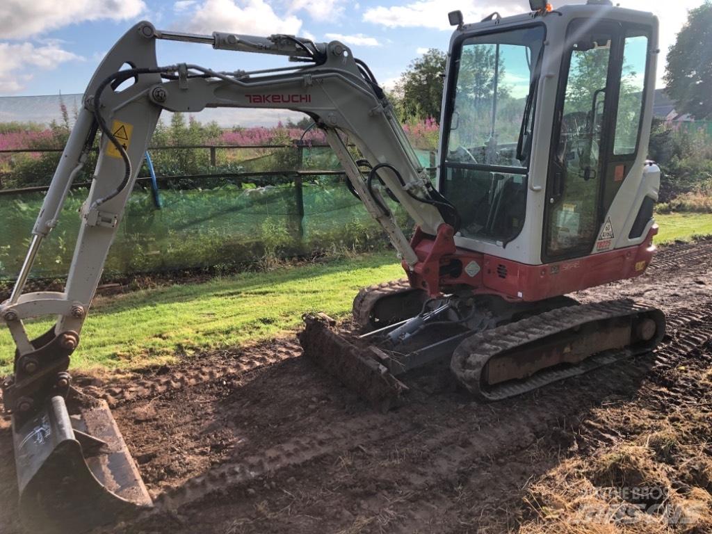 Takeuchi TB 225 Mini rýpadla < 7t