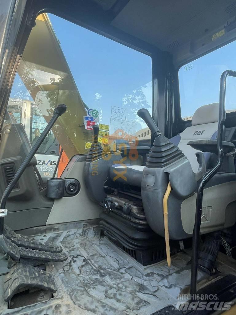 Komatsu PC 200-8 Pásová rýpadla