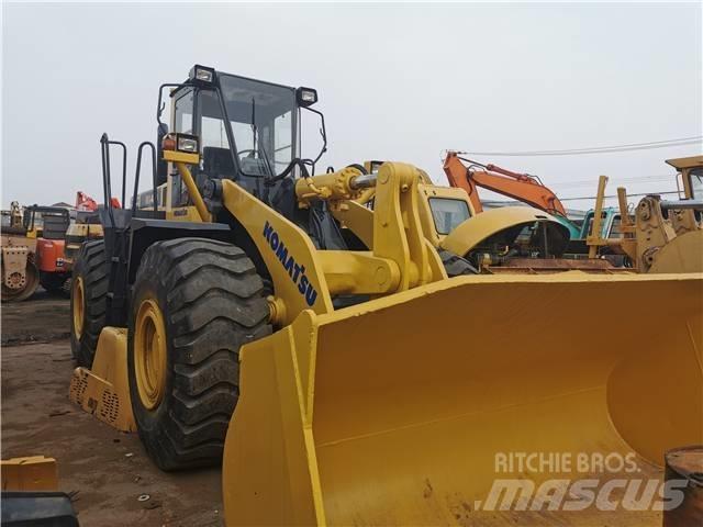 Komatsu WA470 Kolové nakladače