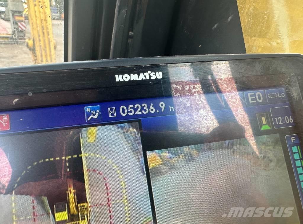 Komatsu PC 210 LC-11 Pásová rýpadla