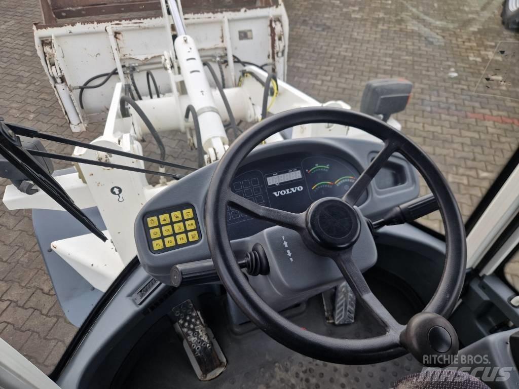 Volvo L 30 B Kolové nakladače