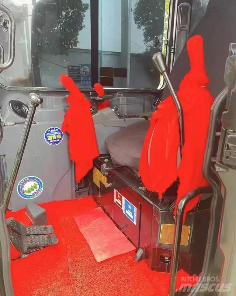 CAT 303.5 Pásová rýpadla
