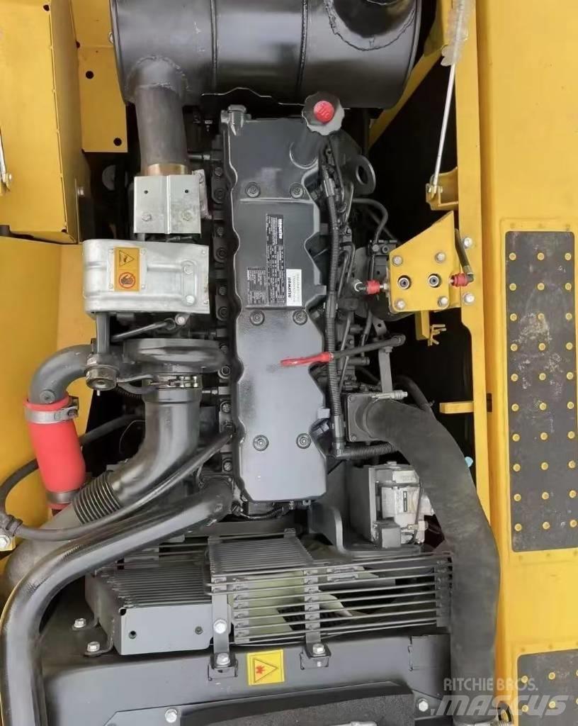 Komatsu PC 240 Pásová rýpadla