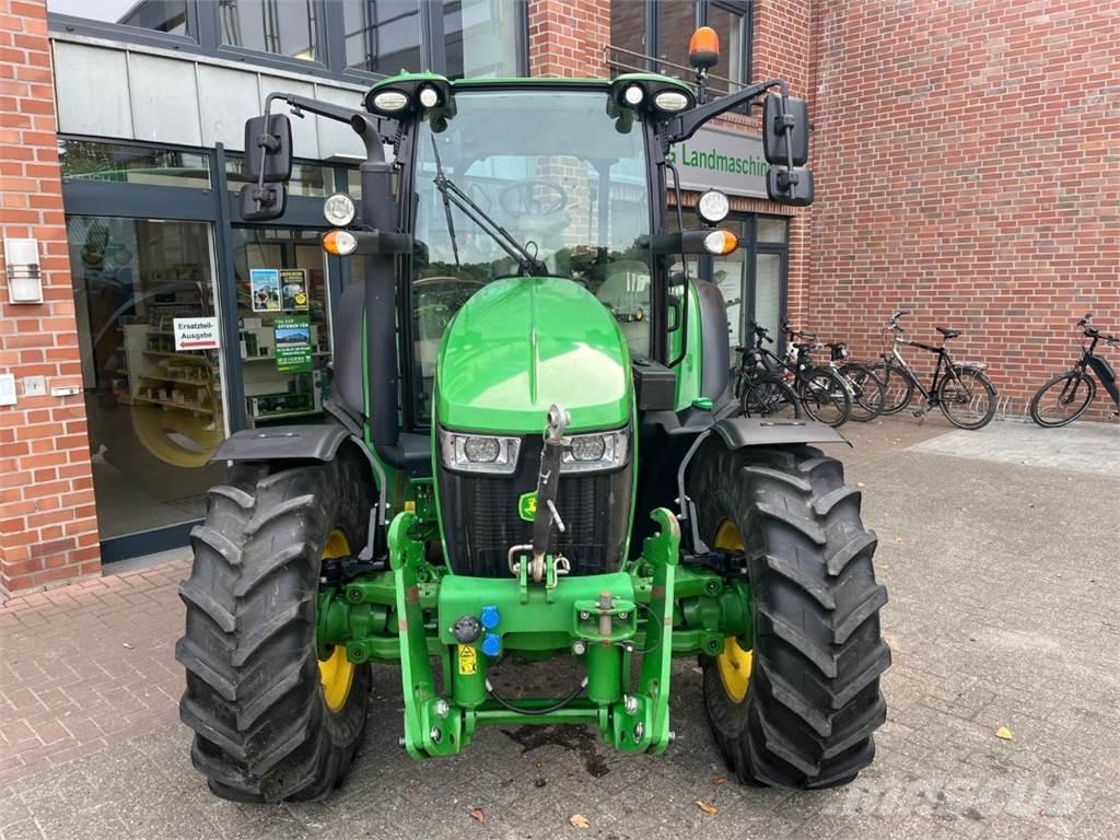 John Deere 5100R Traktory