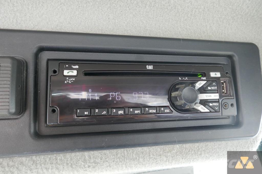 CAT 966M Kolové nakladače