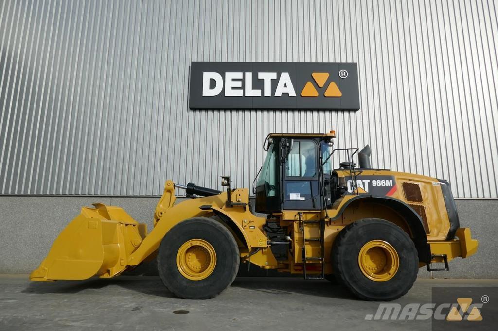 CAT 966M Kolové nakladače